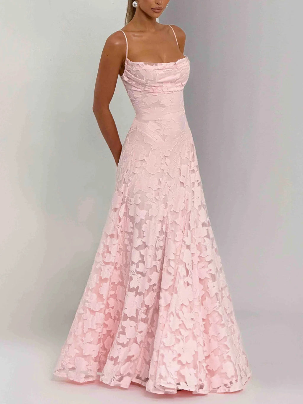 Amelie - Zartes Maxikleid mit Spitzedetail