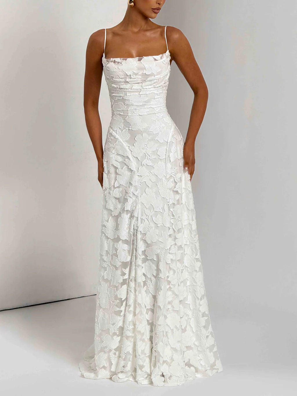 Amelie - Zartes Maxikleid mit Spitzedetail