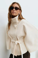 Arlette - Cape mit Gurt