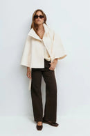 Arlette - Cape mit Gurt